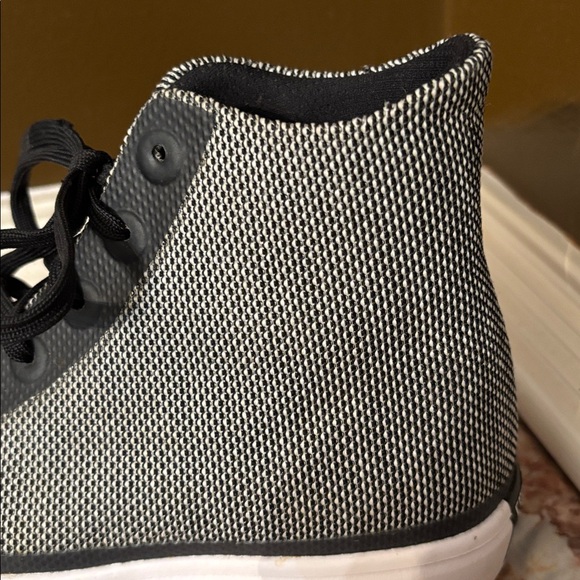 Converse Chuck Taylor Black and White Textured Hi Top Sneakers-Sz 7.5 - Picture 10 of 10